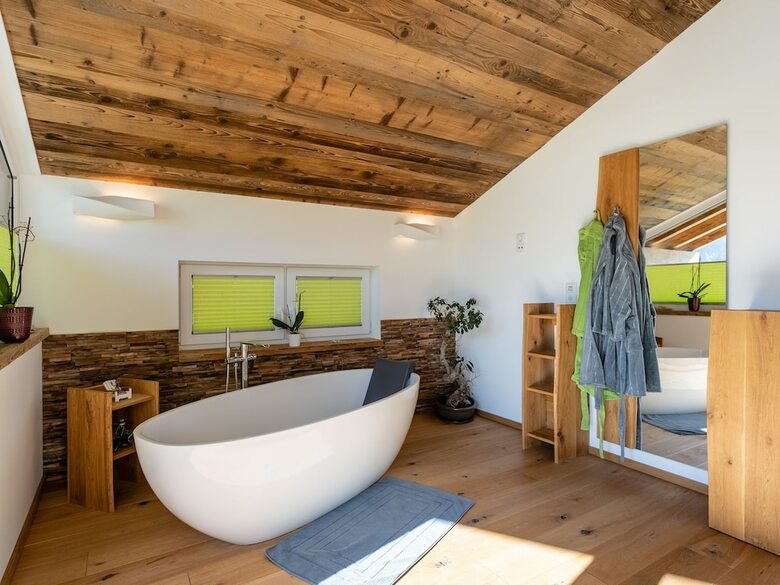 Deluxe Chalet In Neukirchen With Pool & Panoramic Views