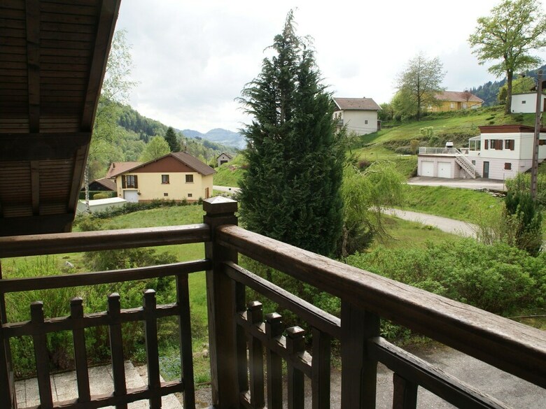Villa Beautiful Chalet In Le M�nil With Private Garden