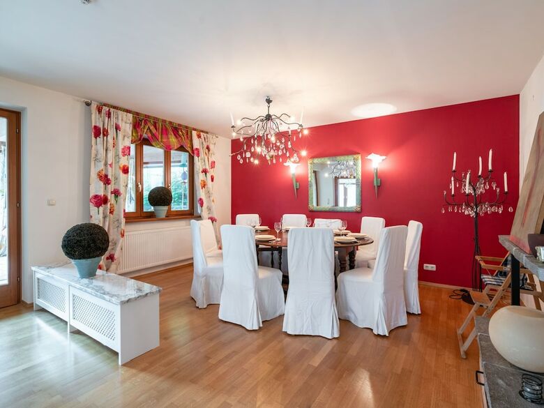 Beautiful Chalet In Zell Am See With A Pool