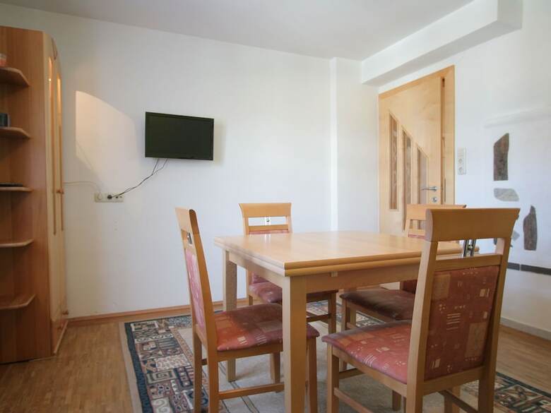 Sunlit Apartment Near Ski Area In Leogang