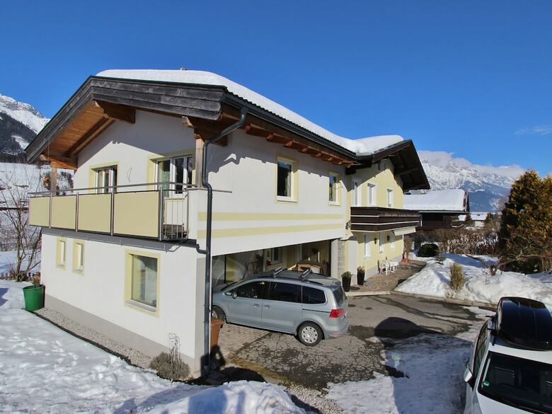 Sunlit Apartment Near Ski Area In Leogang