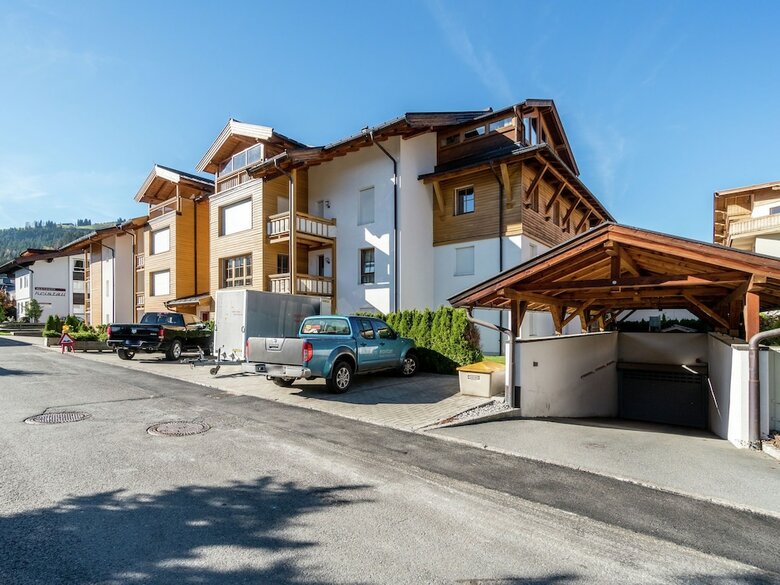 Charming Apartment In Kirchberg With Private Garden