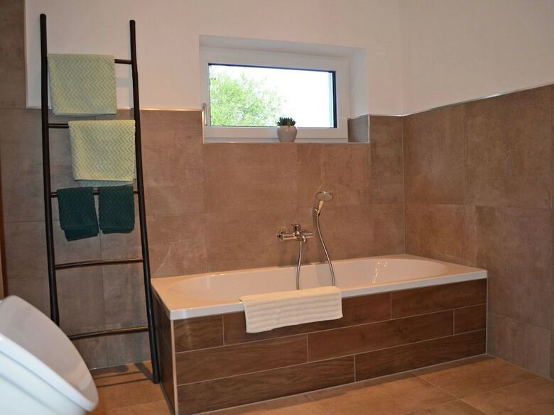 Cozy Apartment With Garden In Wenns