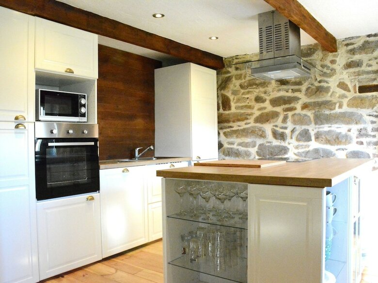 Spacious Holiday Home In Viroinval Near Forest