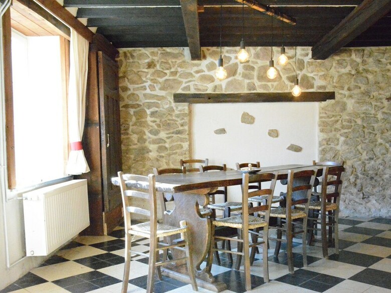 Spacious Holiday Home In Viroinval Near Forest