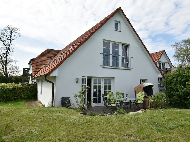 Cosy Apartment In Insel Poel With Fireplace
