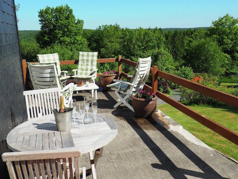 Spacious Holiday Home In Herbeumont Near Forest