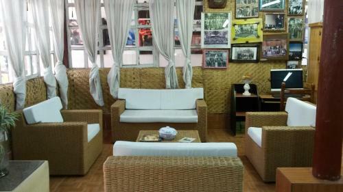 Hostal El Parque Tababela