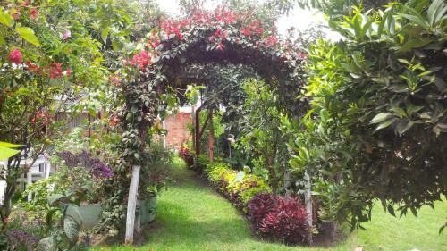 Hostal El Parque Tababela