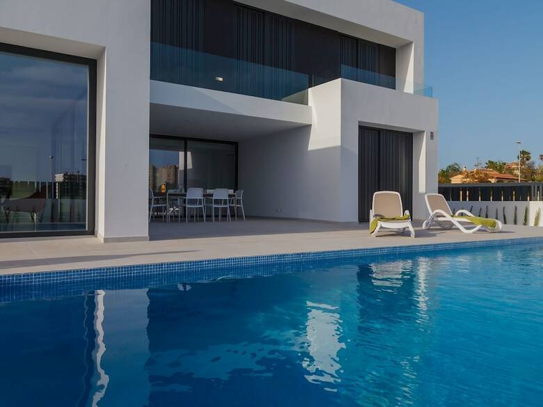 Luxurious Villa In Calpe With Private Swimming Pool
