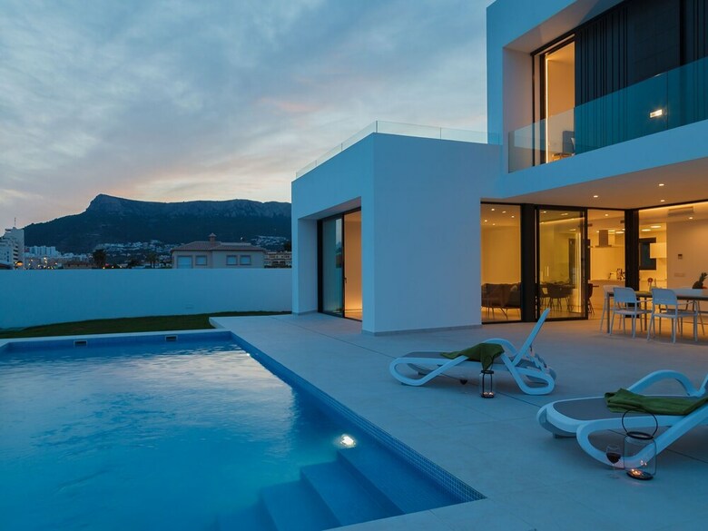 Luxurious Villa In Calpe With Private Swimming Pool