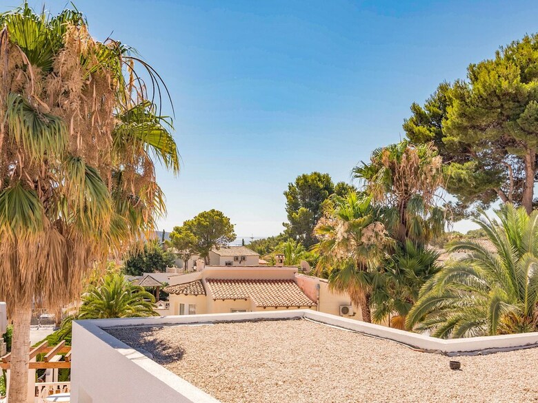 Unique Location, This Villa Is Completely Renovated Ready From June 18, 2018