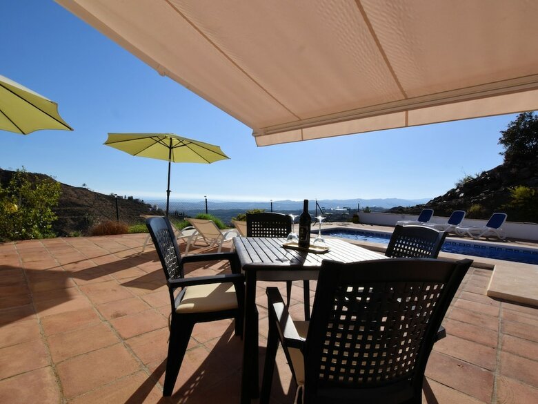 Luxurious Villa In Arenas With Swimming Pool