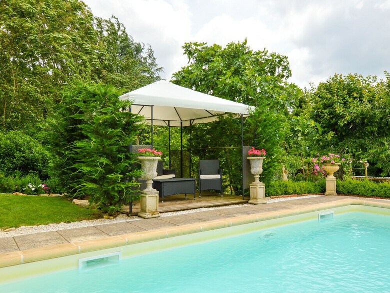 Cozy Holiday Home In La For�t-de-tess� With Private Pool