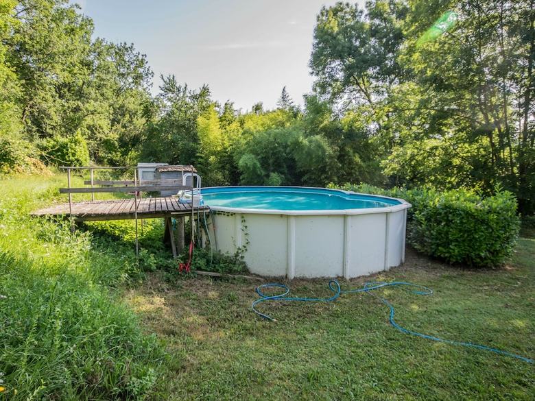 Peaceful Holiday Home Saint-martin-le-redon With Pool