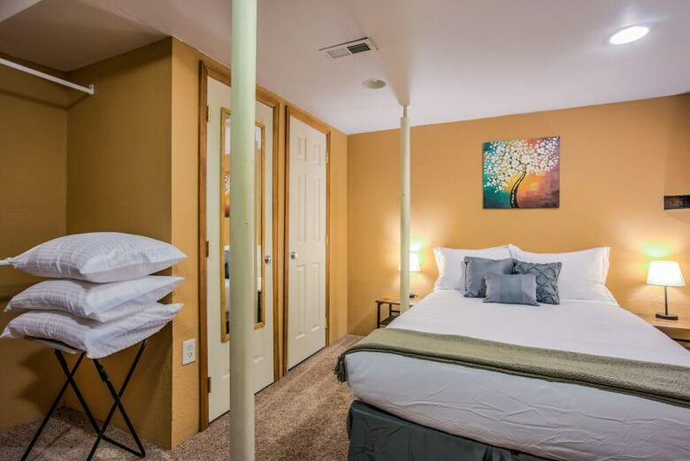 3br Mtn Viewsdowntownnext To Lake, Parks, More