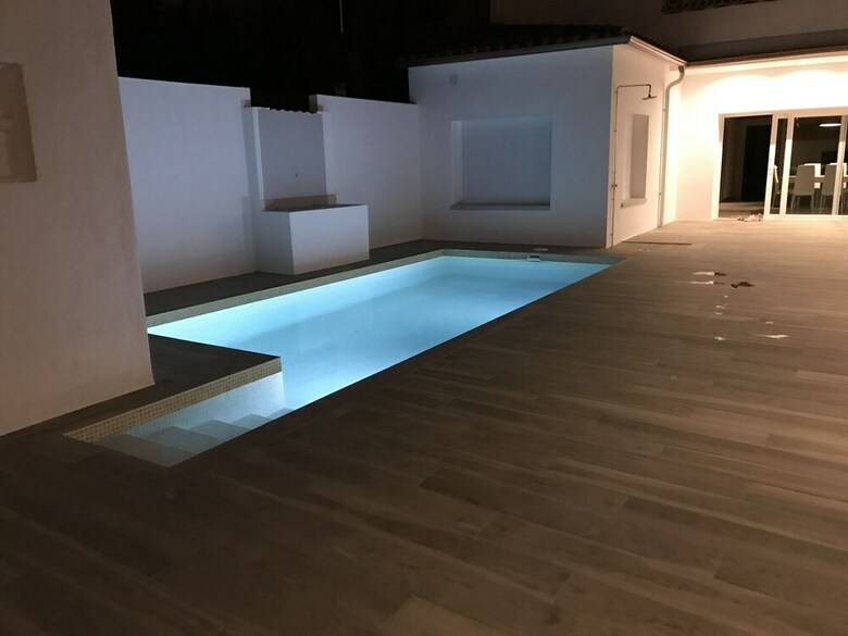 Authentic, Modern And Wheelchair Friendly Holiday Home With Private Pool