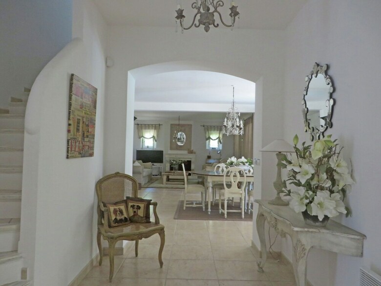 Plush Villa In Saint Tropez With Artistic Interiors & Pool
