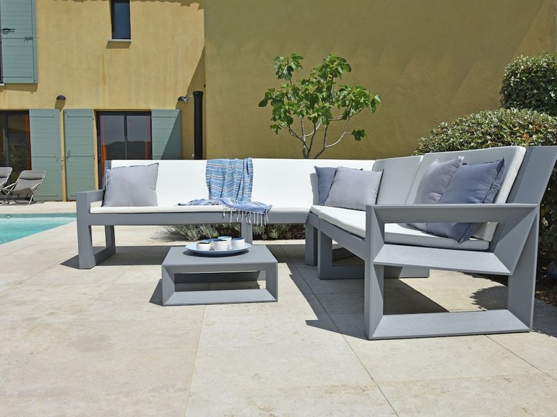Lavish Villa In Malauc�ne With Private Garden