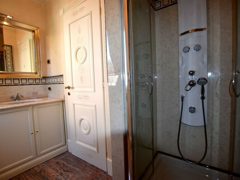 Luxurious Villa In Lombardy With Garden And Jacuzzi