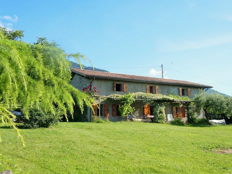 Cozy Detached House, Wide Garden, Wifi