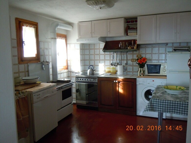Cozy Detached House, Wide Garden, Wifi