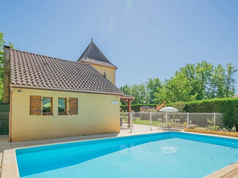 Cozy Villa In Saint-martin-le-redon With Private Pool