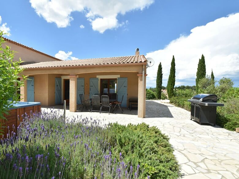 Modern Villa In Montbrun-des-corbi�res With Private Pool