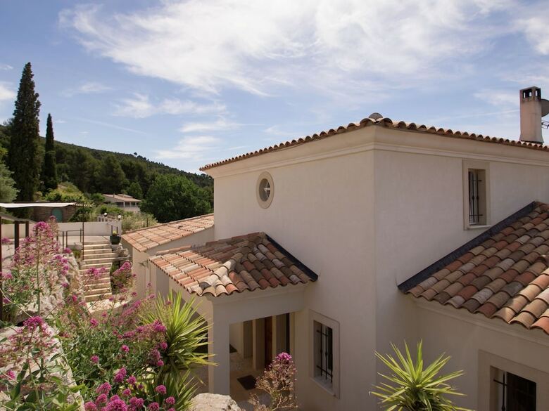 Stylish Villa In Draguignan With Swimming Pool