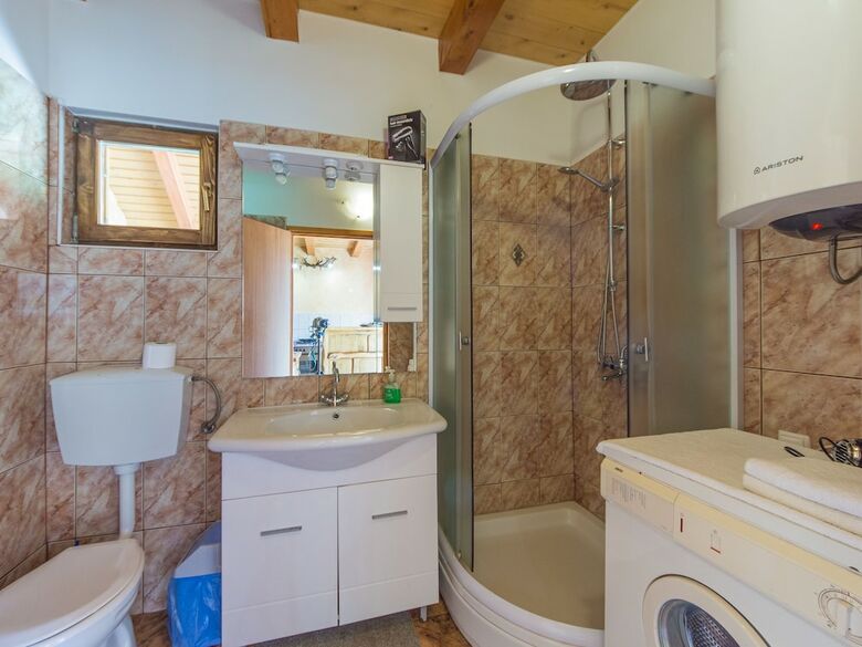 Adorable Home With Pool And Jacuzzi For Use Surrounded By Beautiful Nature !
