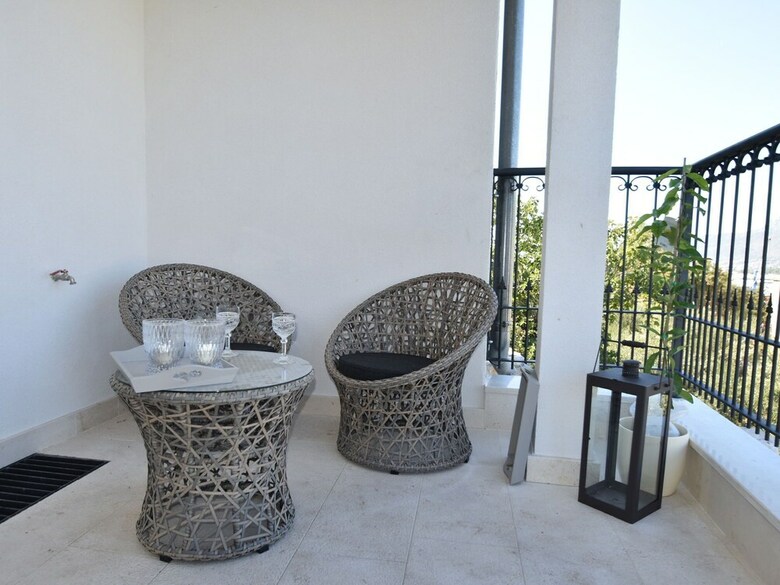 Spacious And Comfortable Apartment, 3 Km Outside The Historical Centre Of Split