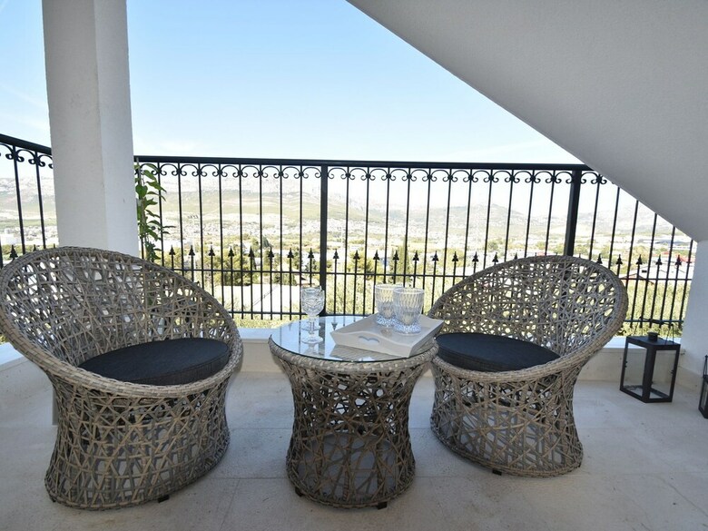 Spacious And Comfortable Apartment, 3 Km Outside The Historical Centre Of Split