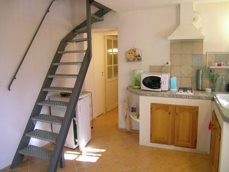 Cozy Cottage In Peaceful Hamlet Saint-martin-de-castillon