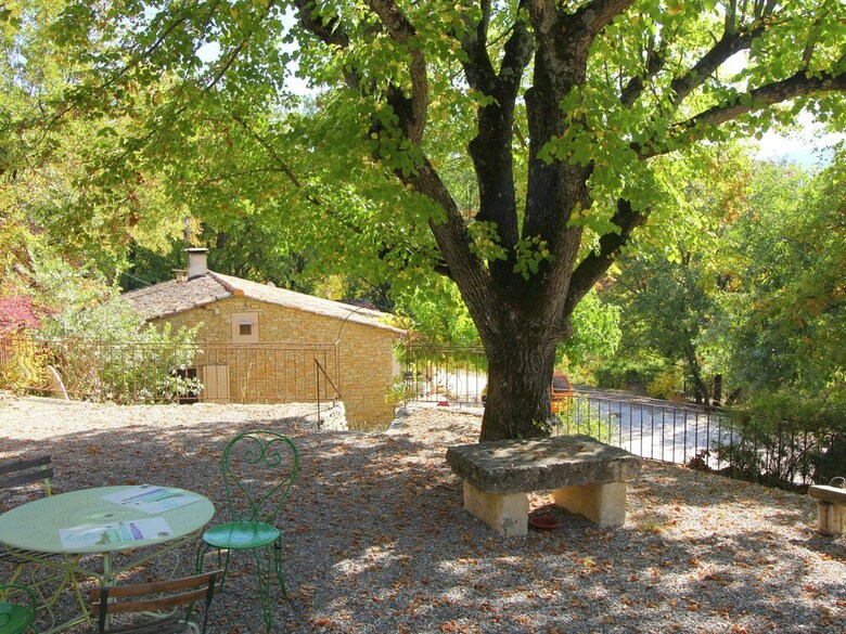 Cozy Cottage In Peaceful Hamlet Saint-martin-de-castillon