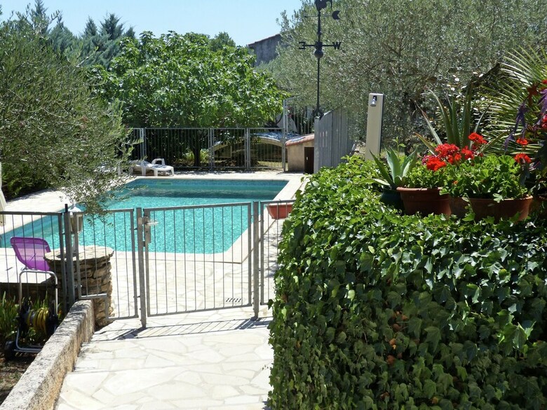 Vintage Holiday Home In Cotignac With Heated Private Pool