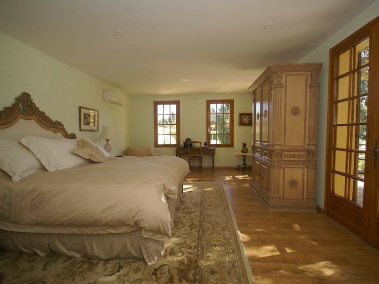 Cozy Villa In Sorgues With Swimming Pool