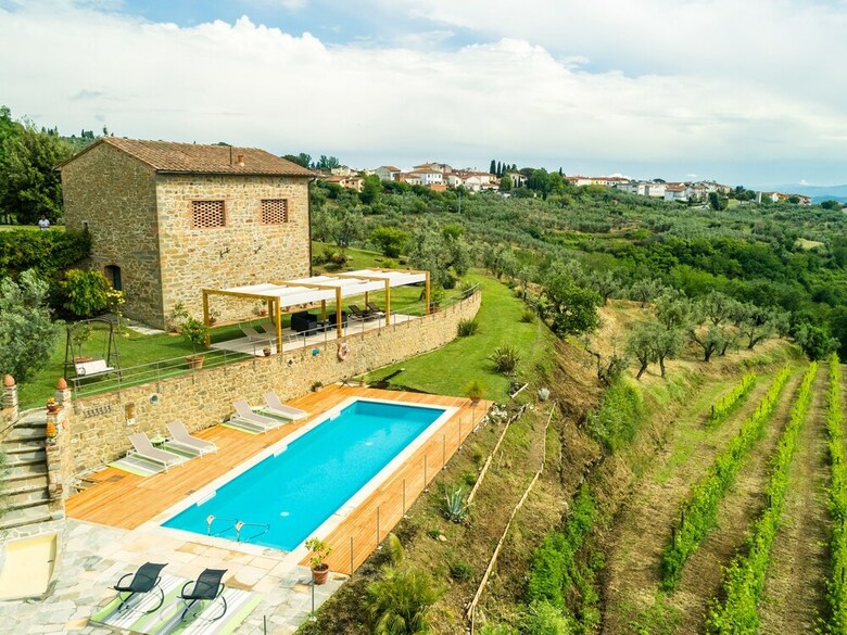 Exotic Holiday Home In Vinci With Swimming Pool