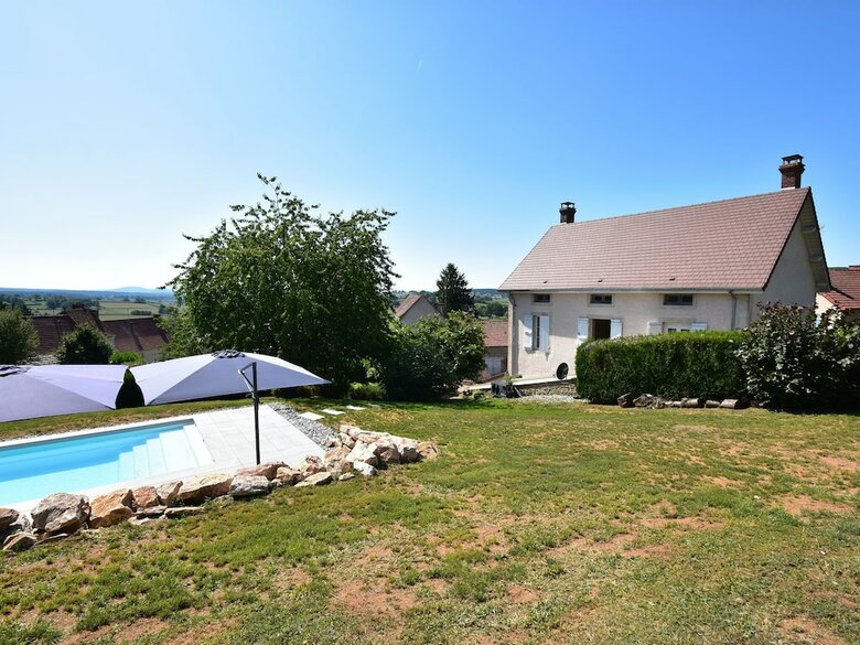 Gorgeous Holiday Home In Martigny-le-comte With Private Pool