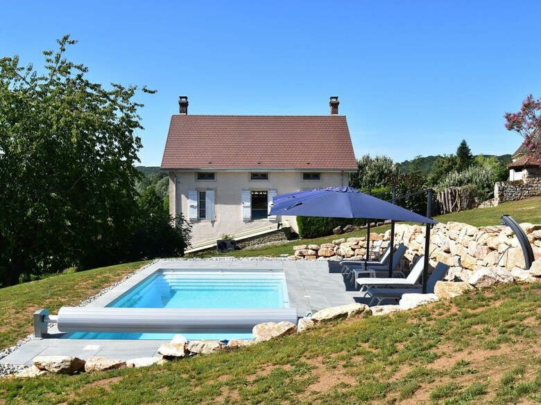 Gorgeous Holiday Home In Martigny-le-comte With Private Pool