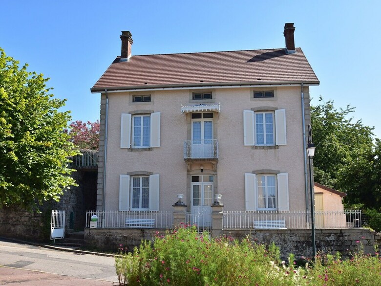 Gorgeous Holiday Home In Martigny-le-comte With Private Pool
