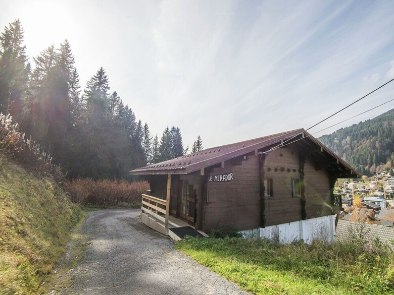 Comfortable, Detached Holiday Home For Nine People Near Les Gets