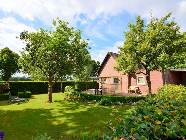 Decorative Holiday Home In Vorstenbosch On Alpaca Farm