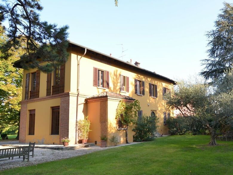 Luxurious Holiday Home In Faenza With Swimming Pool