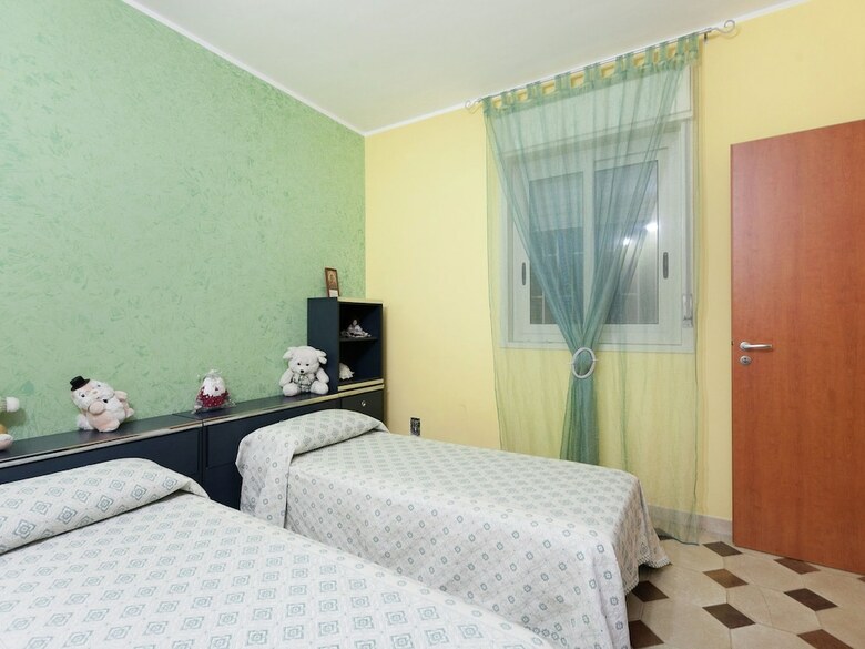 Pleasant Holiday Home With Balcony, Veranda, Barbecue