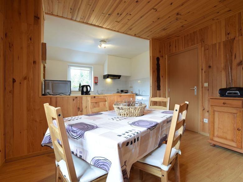 Cozy Apartment In Paliseul With Garden