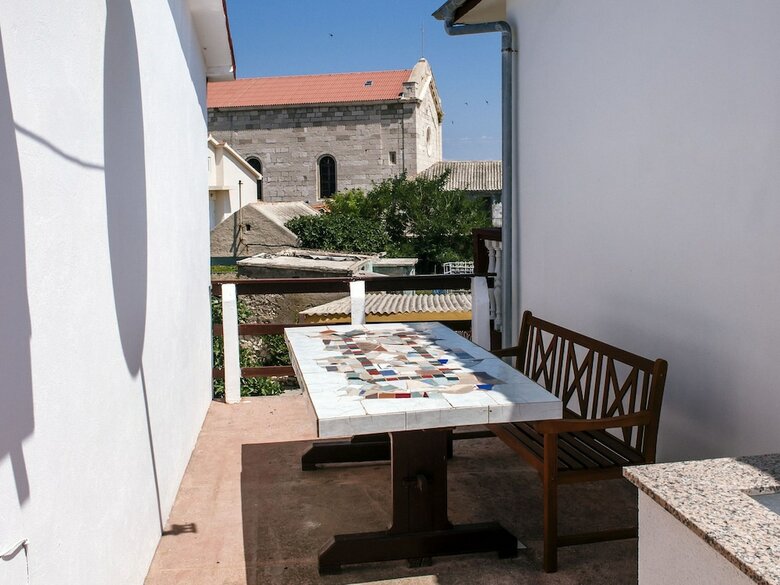 Charming Holiday Home In Ra?anac With Terrace