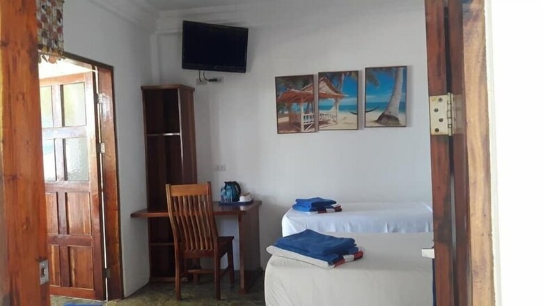 Hotel Rainbow Bay Beach And Dive Resort