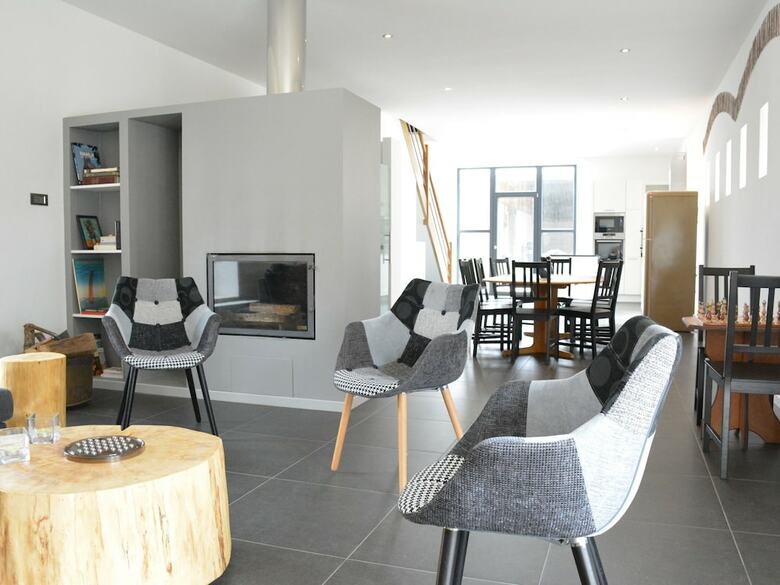 Modern Holiday Home In Fernelmont With Garden
