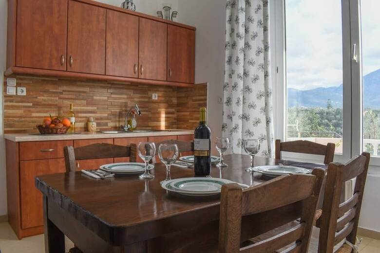 Spacious Villa With Amazing Sea & Mountain View