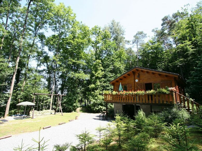 Beautiful Chalet Situated In The Pleasant Area Bomal